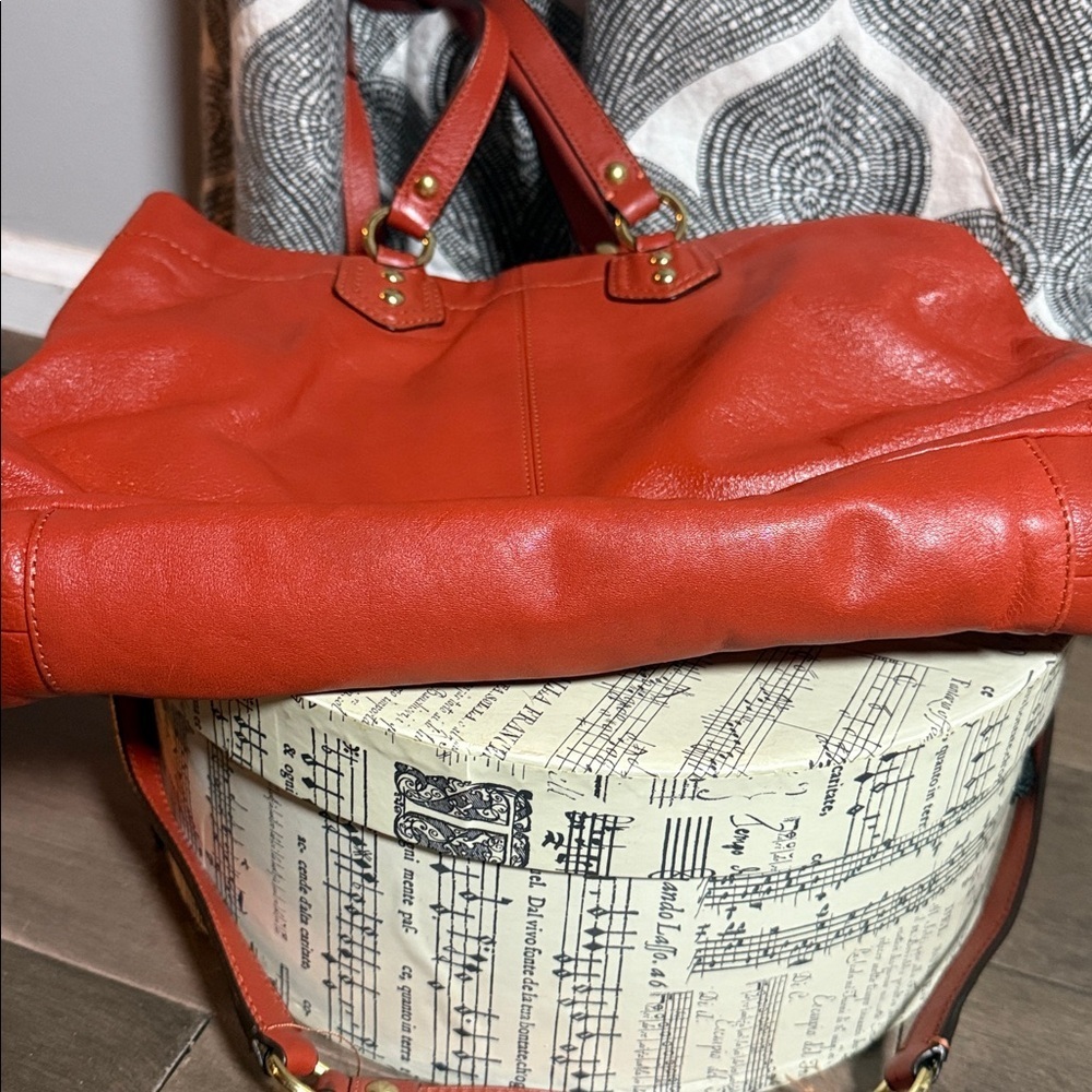 Coach Ashley leather carryall bag in a bright orange color w/ gold tone hardware - Picture 6 of 10